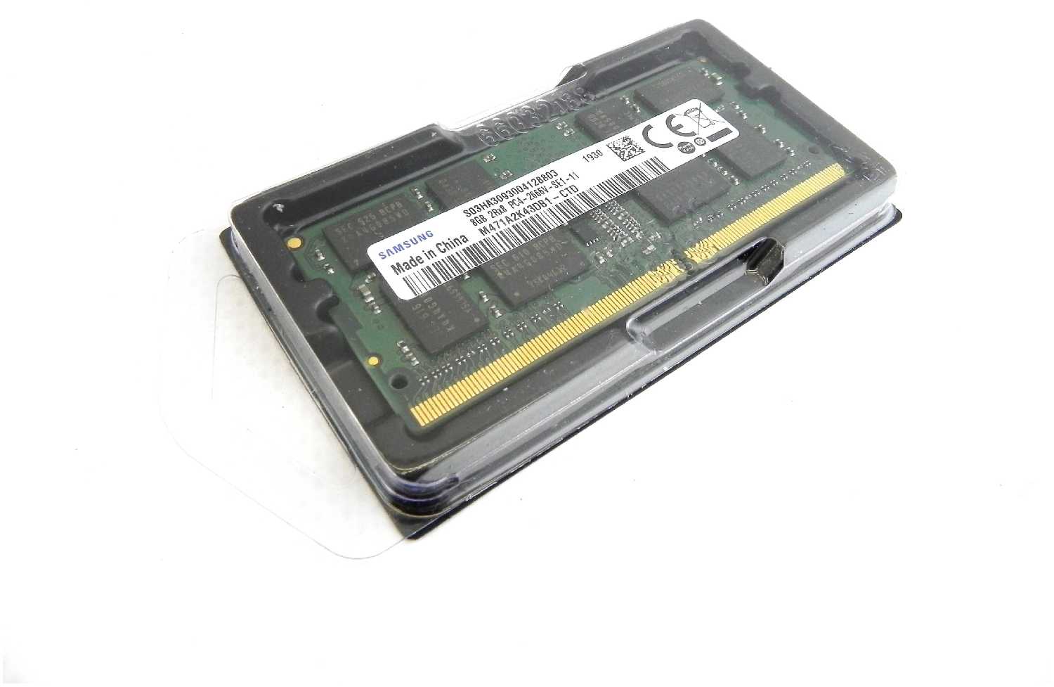 Samsung M471A2K43DB1-CTD DDR4