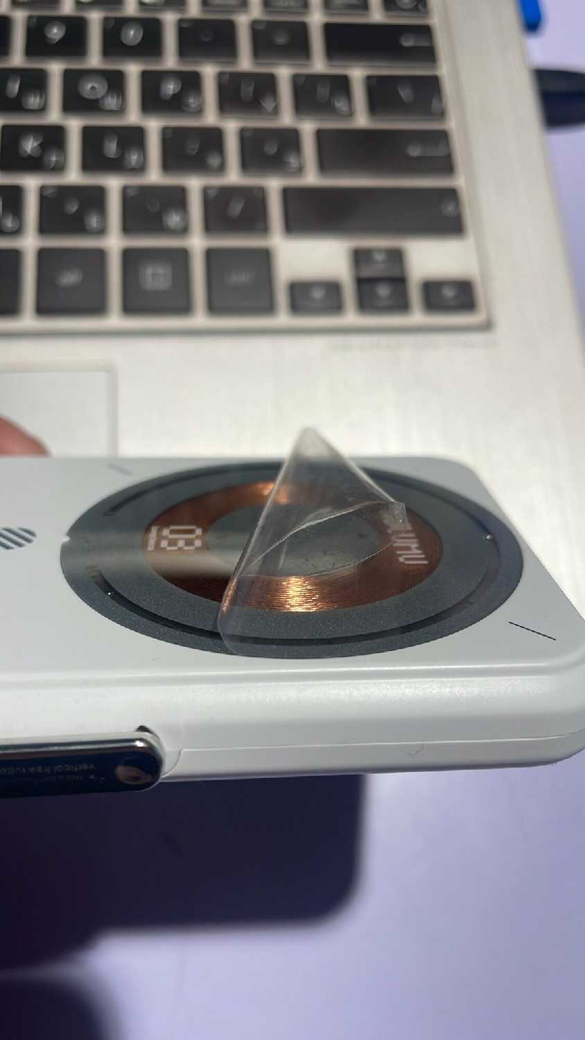 Внешний магнитный аккумулятор с подставкой Aulumu M03 MagSafe Battery Pack (3500 мАч) фотография 14