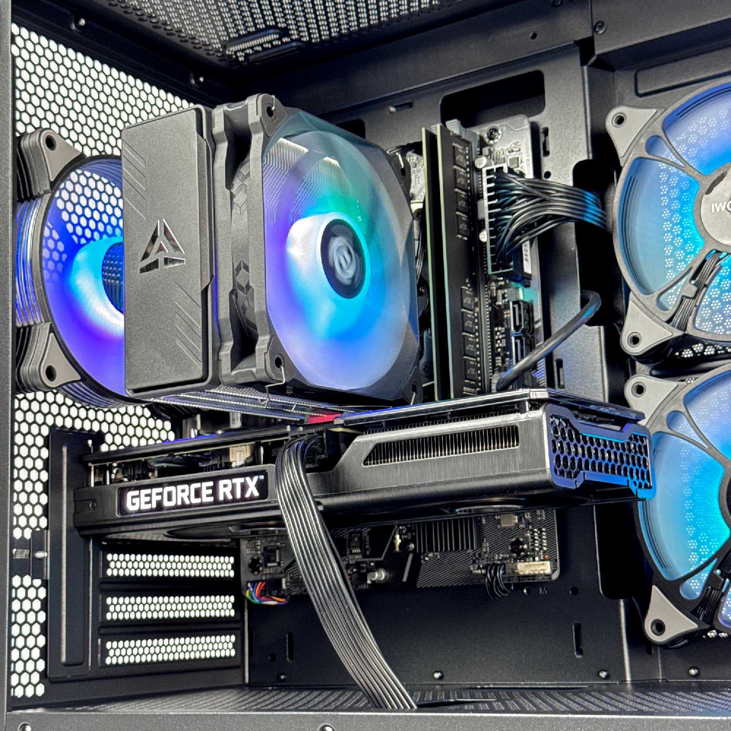 Игровой компьютер CYBER ARTEL Intel Core i5-12400f, GeForce RTX3050 8GB, RAM 32GB, SSD 1000GB фотография 6