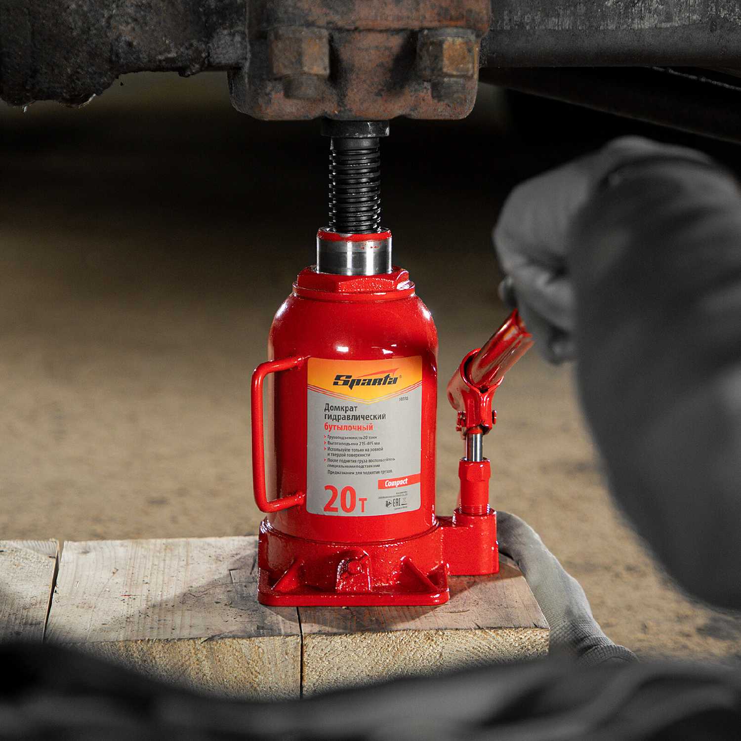 Домкрат бутылочный гидравлический Sparta Compact (50338) фотография 12