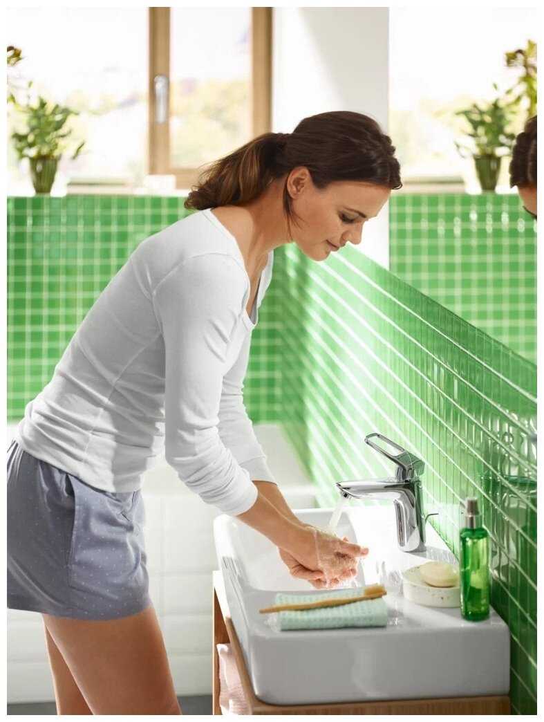 Смеситель для раковины (умывальника) hansgrohe Logis Loop 71151000, рычажный фотография 2