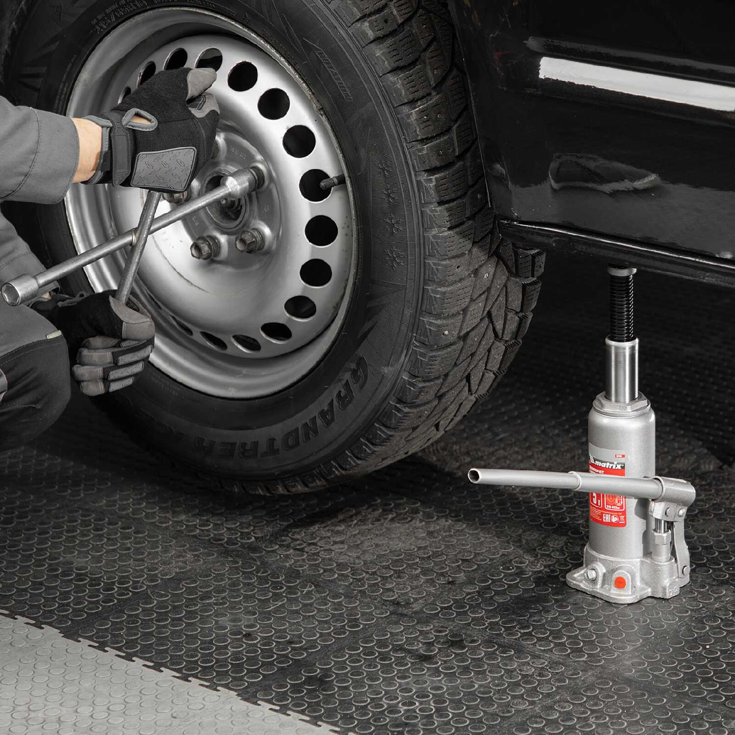 Домкрат бутылочный гидравлический Matrix Домкрат бутылочный гидравлический (50756) фотография 8