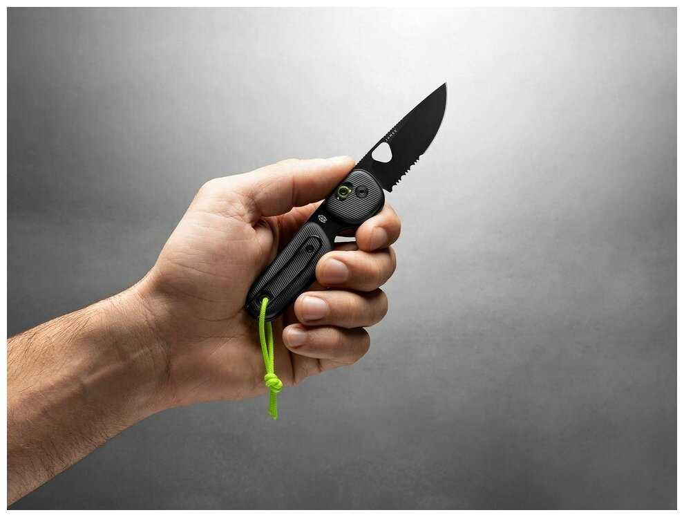 Нож The James Brand The Redstone, лезвие Sandvik 12C27, рукоять Polypropylene, Black, черный фотография 5