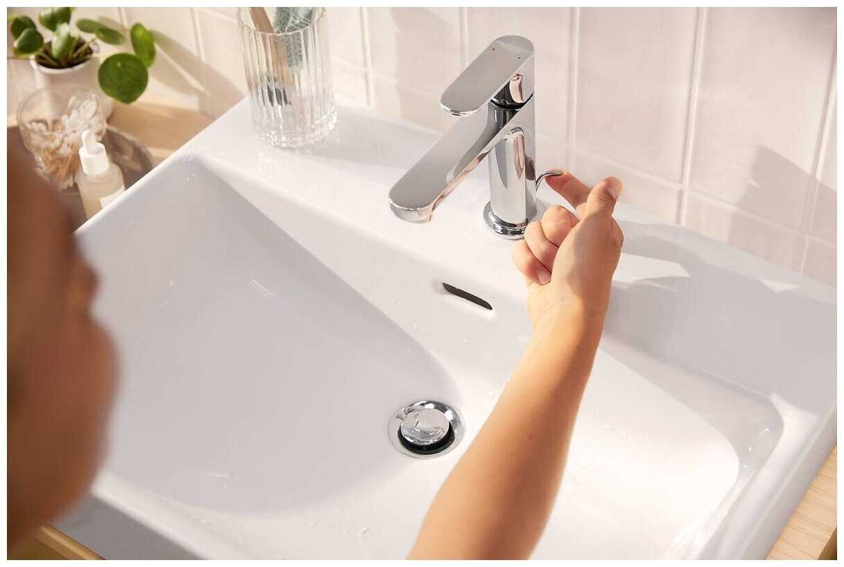 Смеситель для раковины Hansgrohe Rebris S (72517000) фотография 2