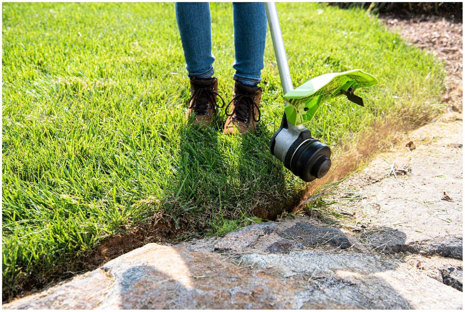 Триммер Greenworks GD60LTK4, 60V, бесщеточный, с АКБ 4Ач и ЗУ фотография 4