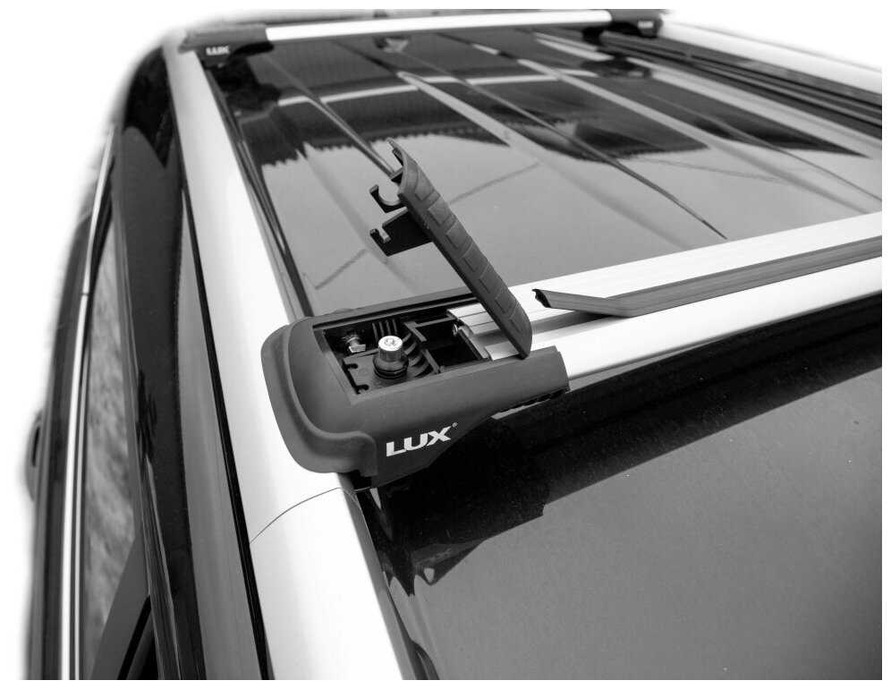 Багажник на рейлинги Subaru XV внедорожник 2011-2021 - Lux Hunter L54-R, серебристые дуги фотография 4