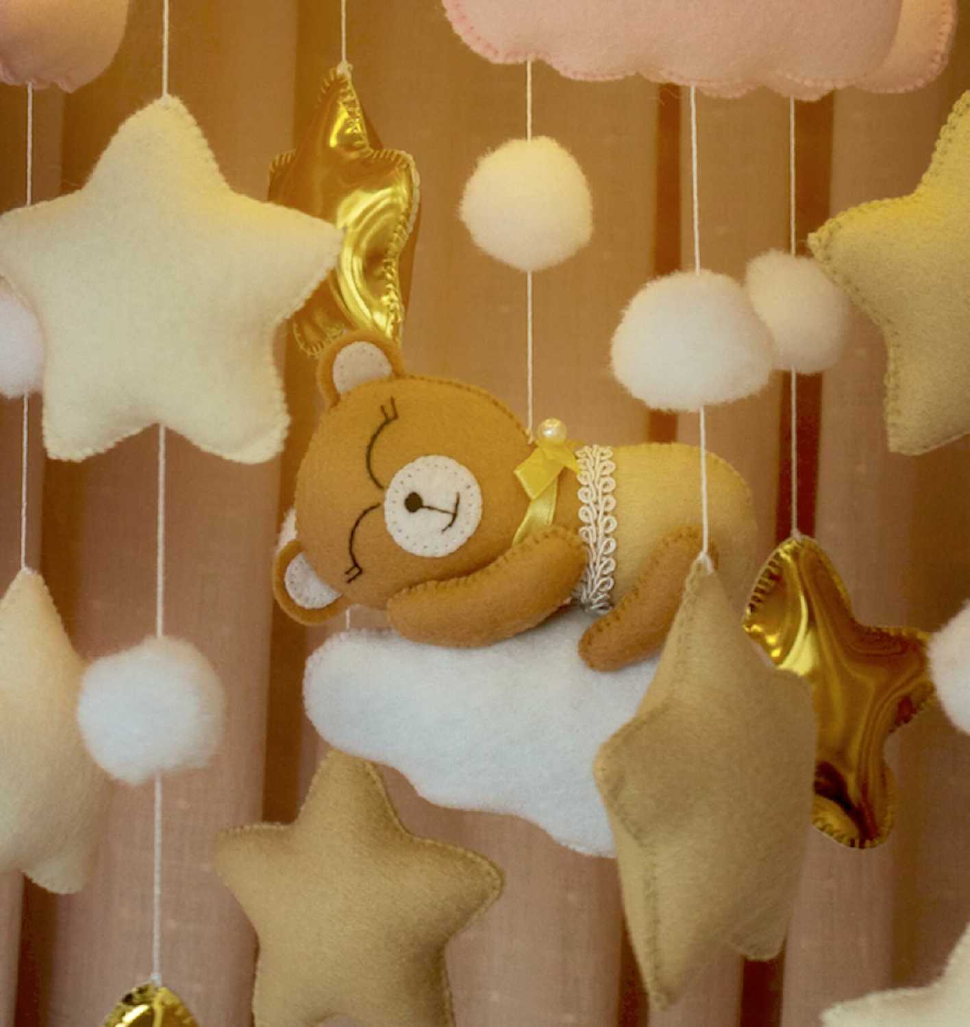 Мобиль в кроватку для новорожденных с подсветкой фотография 31