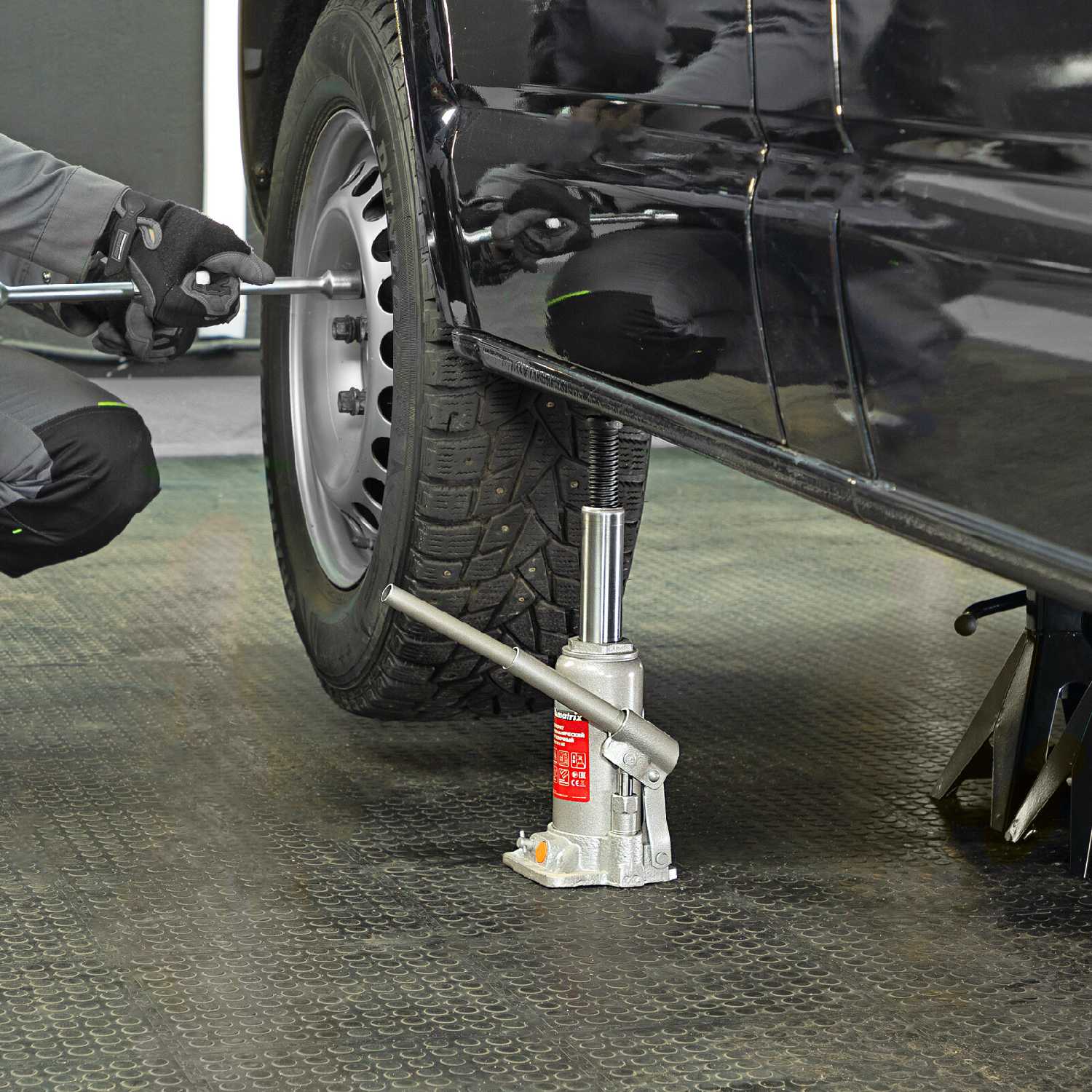 Домкрат бутылочный гидравлический Matrix Домкрат бутылочный гидравлический для мототехники (50776) фотография 6