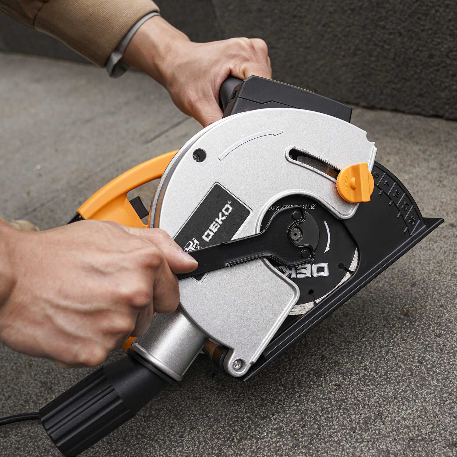 Штроборез DEKO DKWC1800, 125 мм, 1800 Вт, лазерный указатель фотография 6