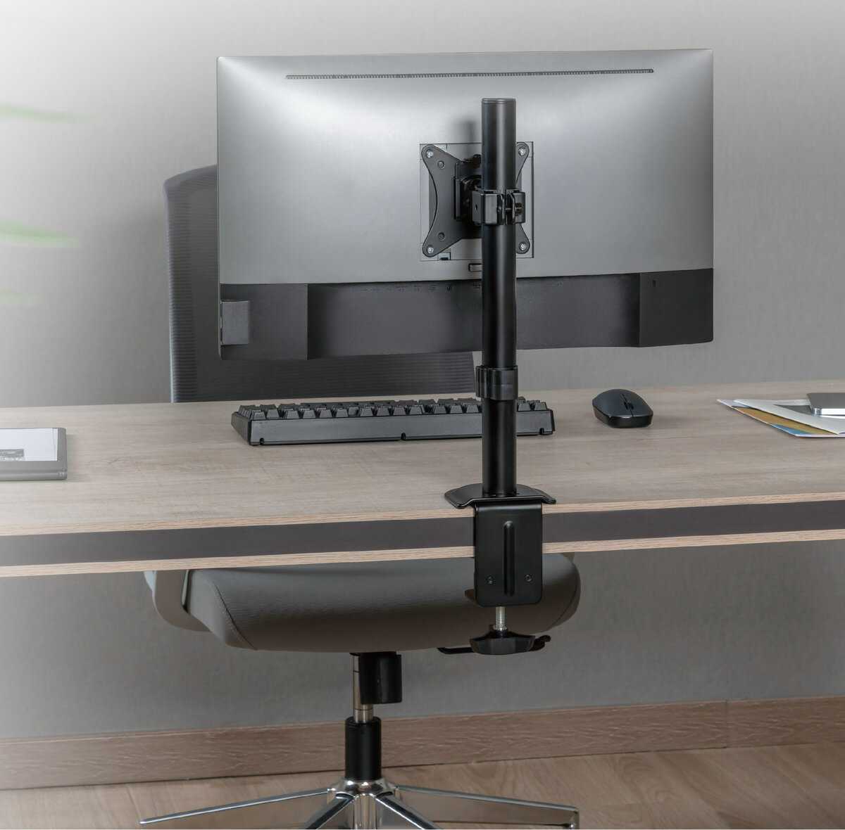 Кронштейн для монитора наклонно-поворотный UniTeki FMT71 [от 17