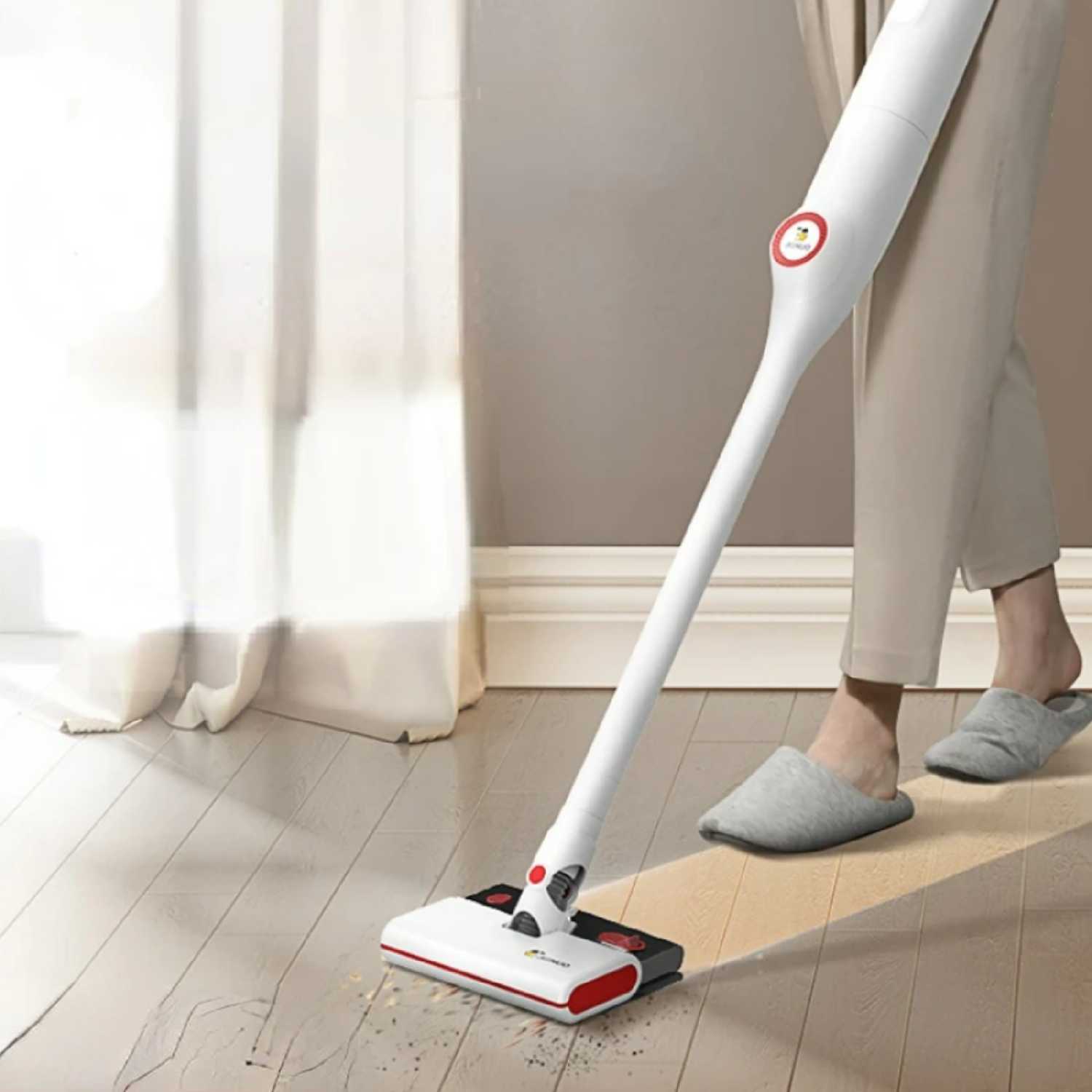 Беспроводной пылесос с влажной и сухой уборкой CleanMaster 67, для дома и дачи подарок маме и жене, белый фотография 1