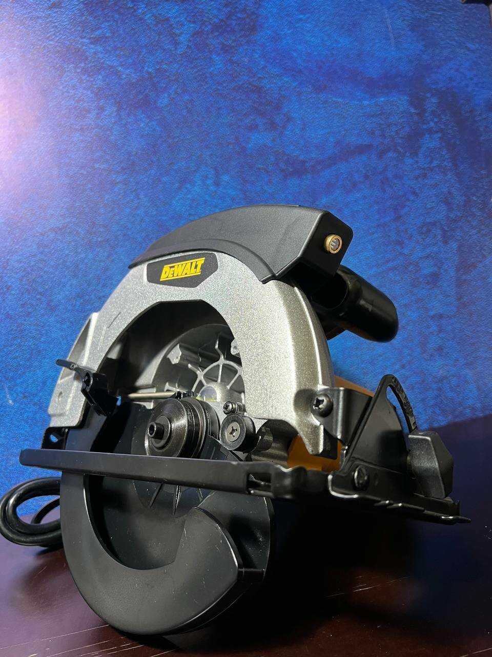 Циркулярная пила DeWalt DWE5615 (190 мм) фотография 16