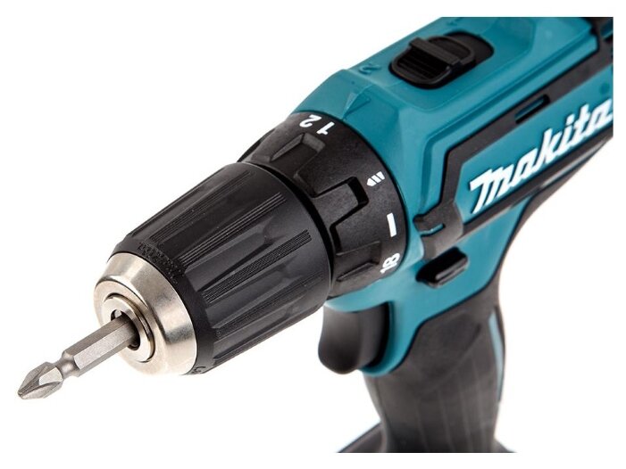 Аккумуляторная дрель-шуруповерт Makita DF331DWME фотография 5
