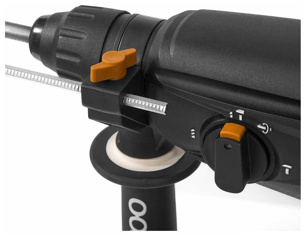 Перфоратор Daewoo Power Products DAH 820, 820 Вт фотография 11