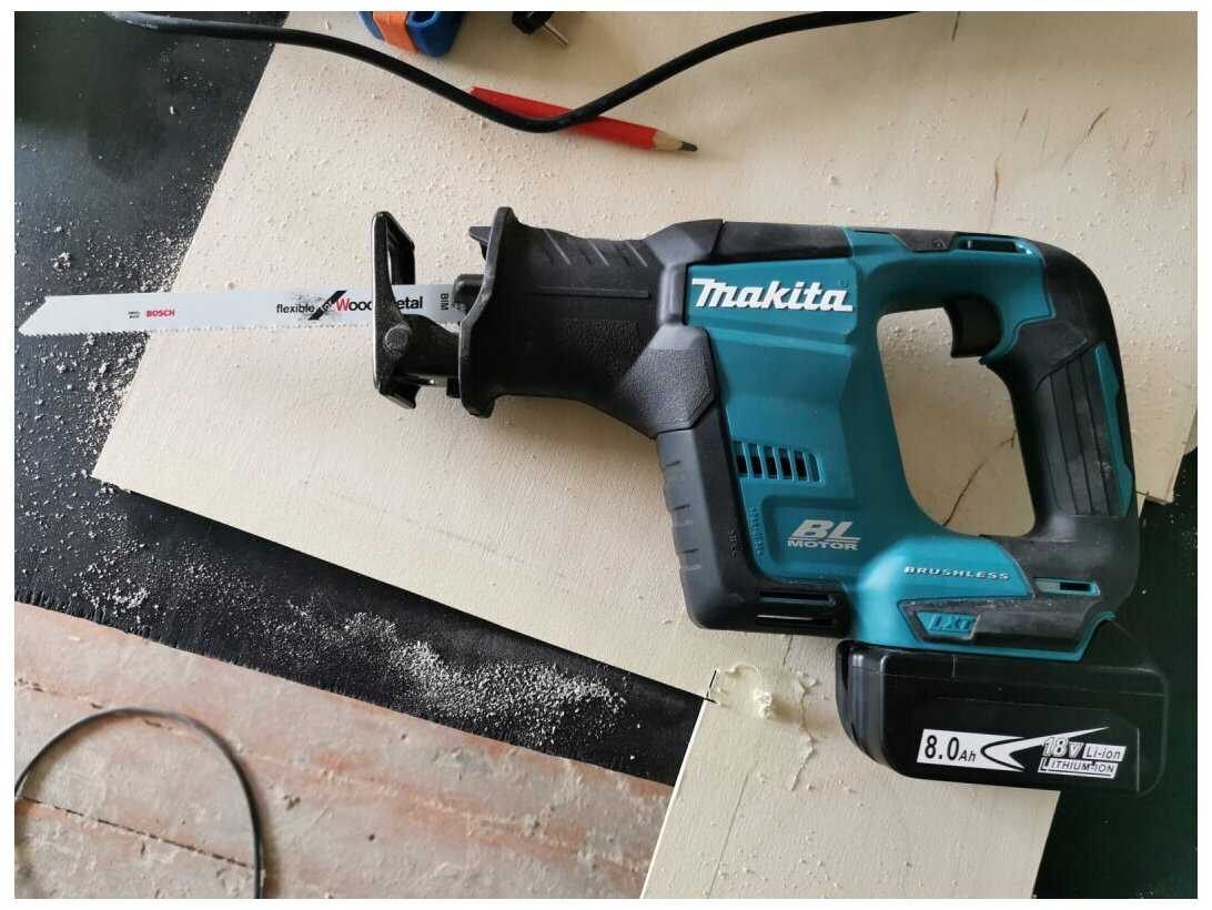 Пила Makita DJR188Z фотография 4