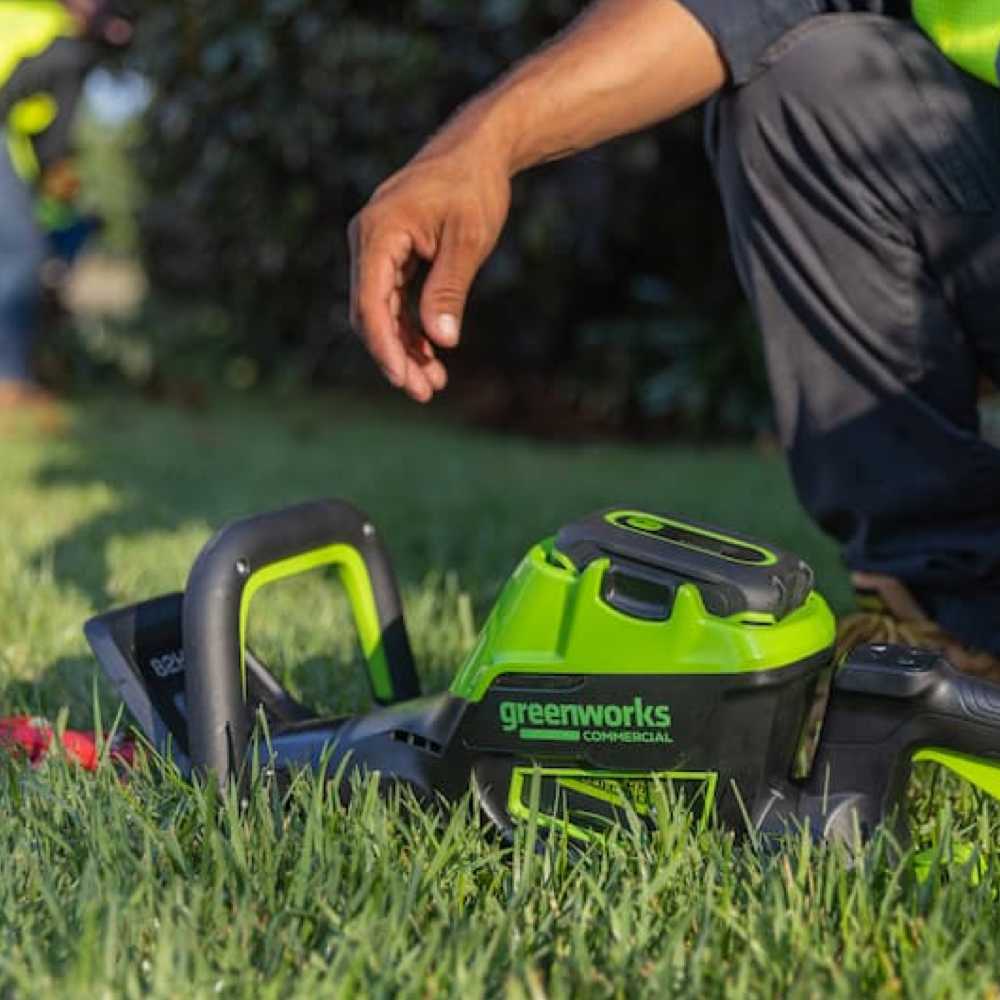 Кусторез штанговый телескопический аккумуляторный Greenworks PH662T, 82V, 51 см, без АКБ и ЗУ, 2301607 фотография 3