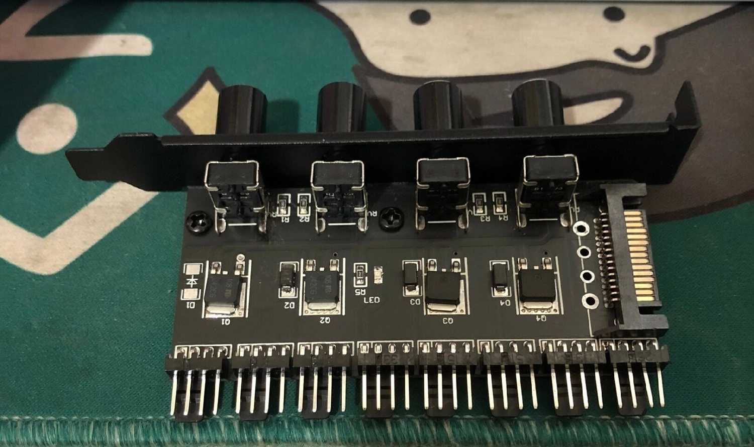 Контроллер скорости SATA Y 4-Pin (для восьми вентиляторов) фотография 9