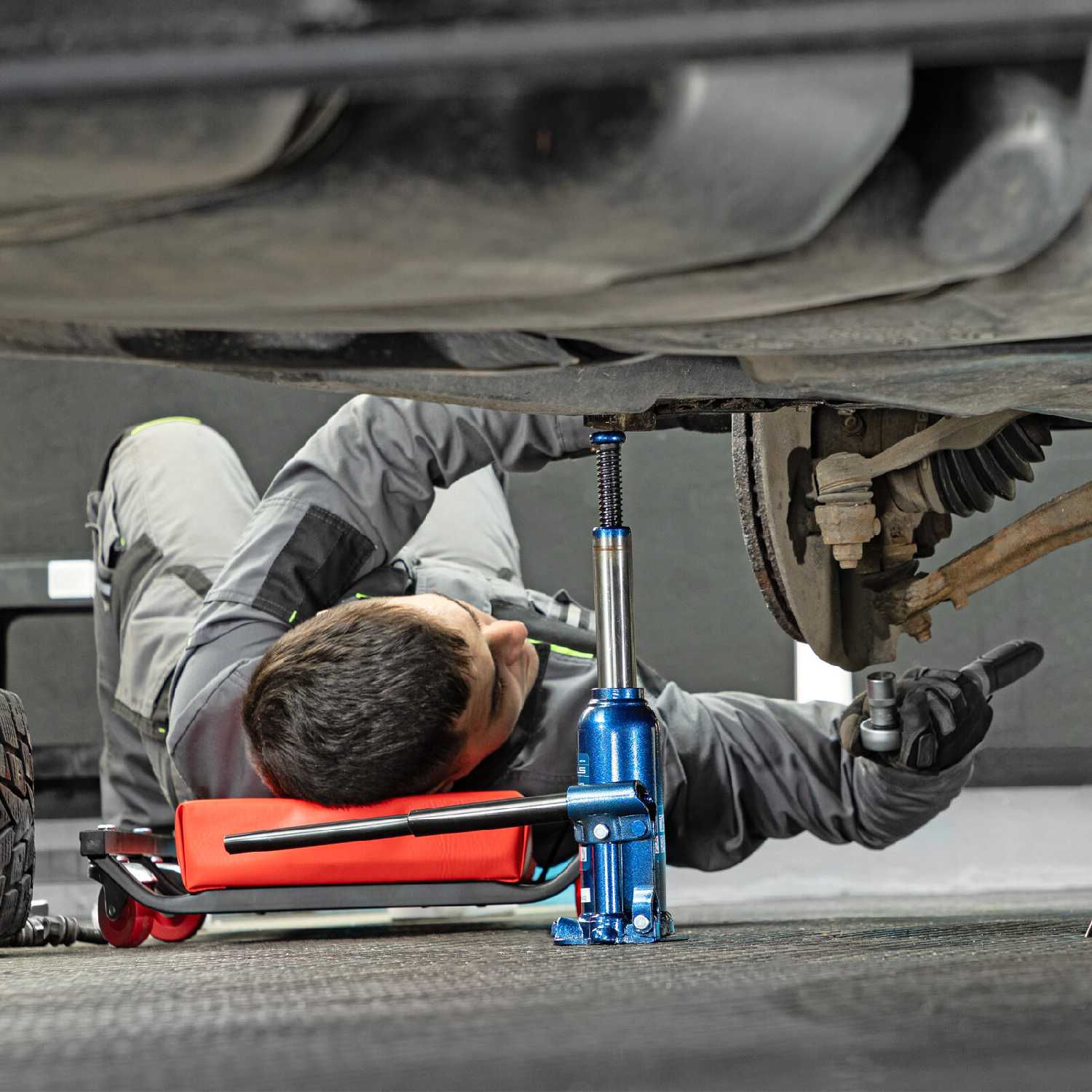 Домкрат бутылочный гидравлический Stels Домкрат бутылочный гидравлический (51174) фотография 2