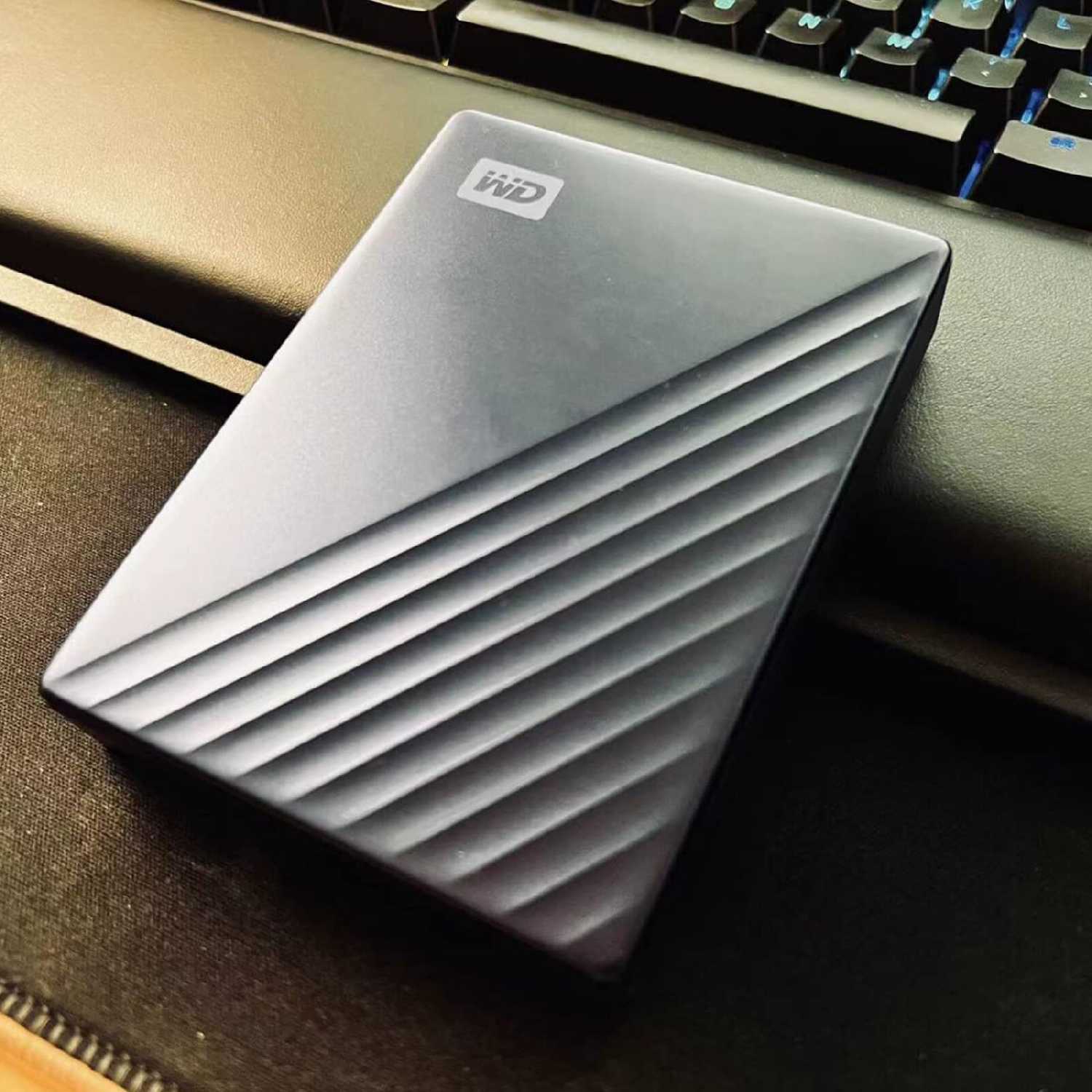 Внешний жесткий диск Western Digital My Passport Ultra [6 ТБ USB 3.2] фотография 2