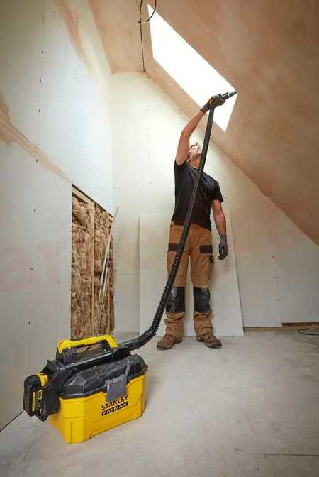 Аккумуляторный пылесос Stanley Пылесос (SFMCV002B) фотография 1