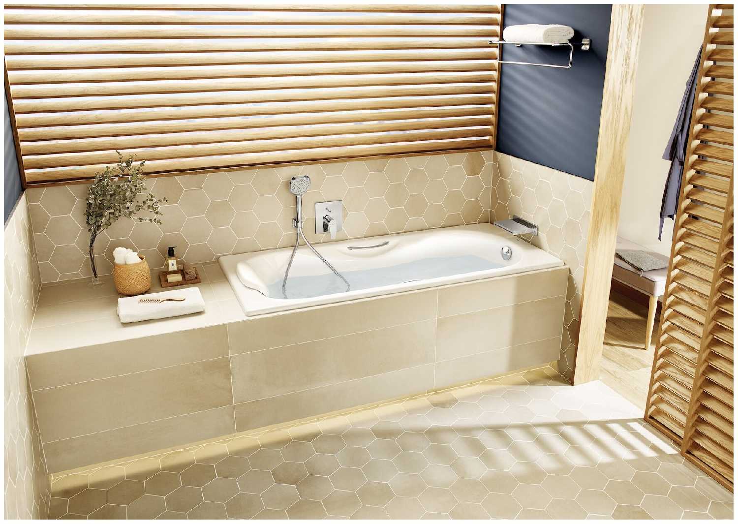 Ванна Roca Malibu 160х75 с отверстиями для ручек, anti-slip 2310G000R чугун фотография 2