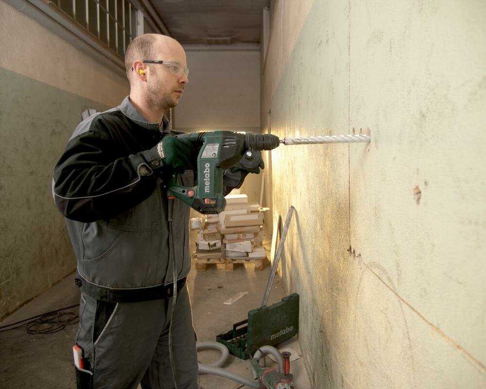 Перфоратор Metabo KHE 325 (1800 Вт) фотография 19