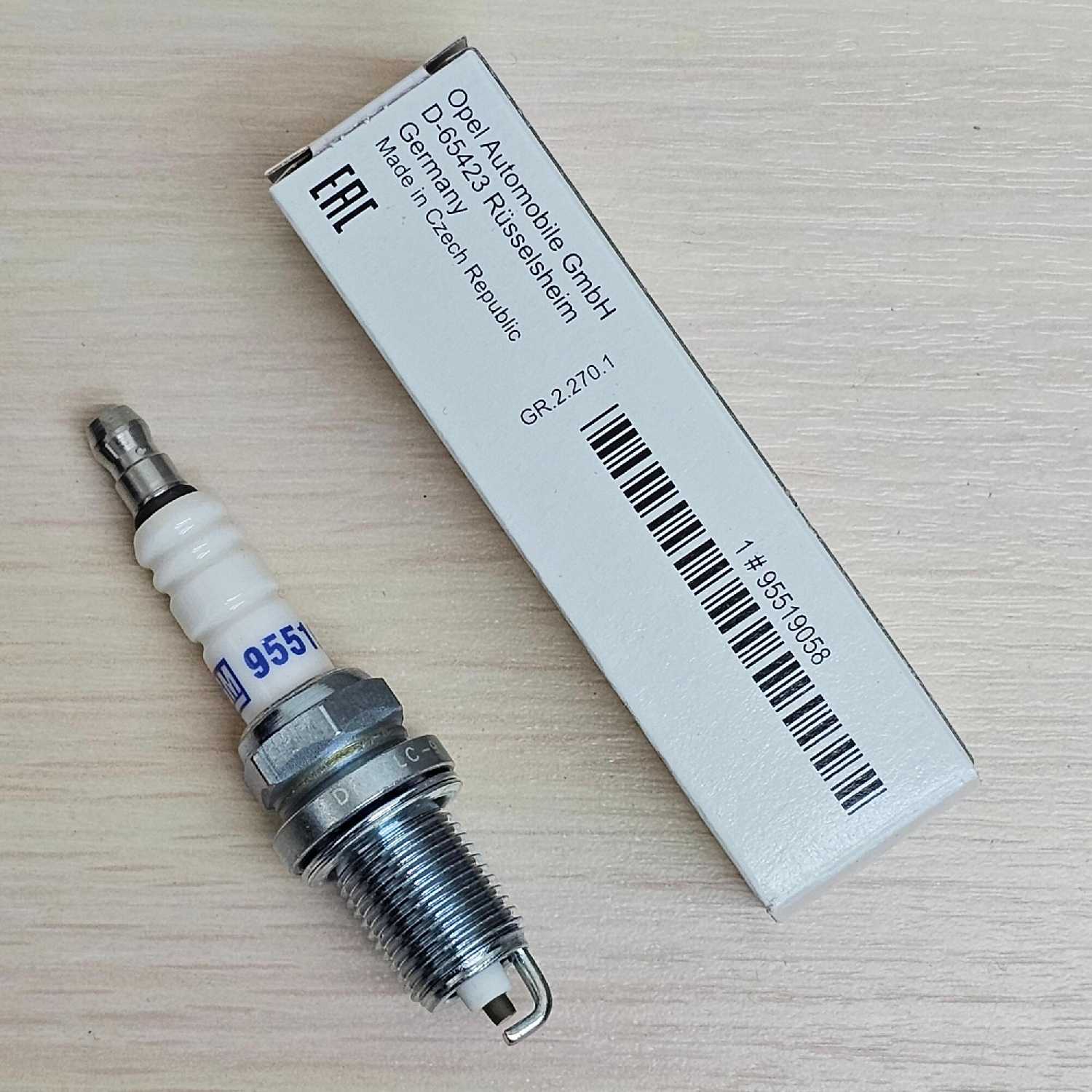 Свеча зажигания оригинальная для двигателей Z16XEP, Z16XE1, Z16XER, Z18XER, A16XER, A18XER Опель фотография 30