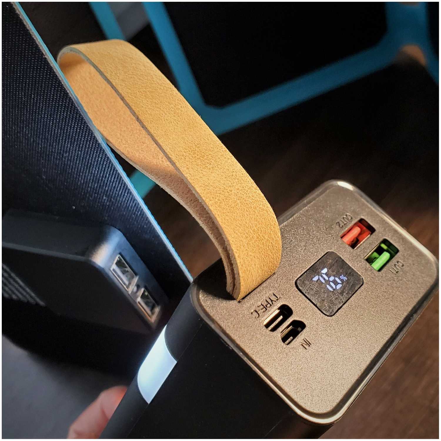 Набор солнечная батарея 20Вт (2xUSB) + power bank 30000 мАч фотография 3