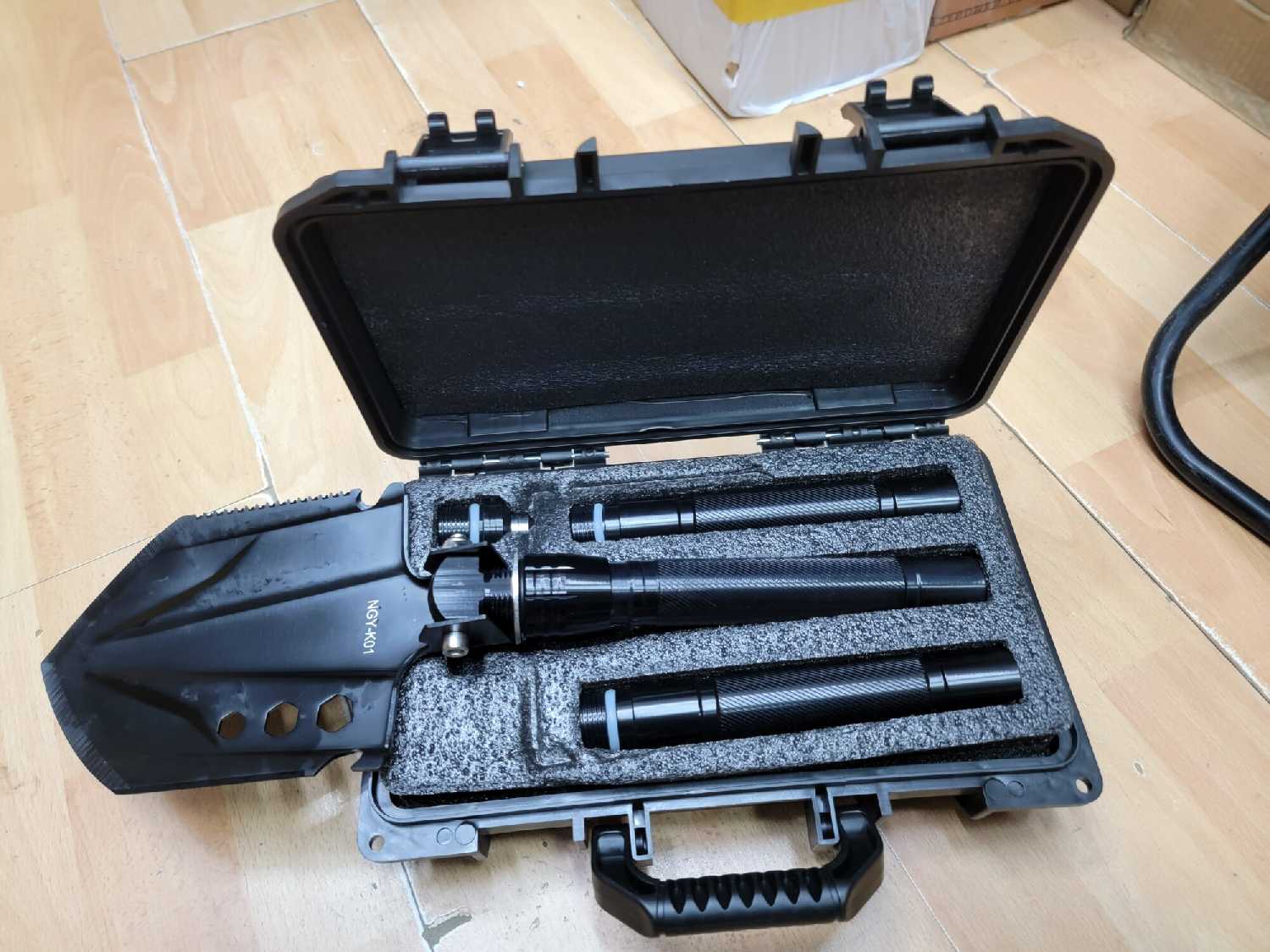 Многофункциональная лопата, нож складной и набор инструментов в кейсе туристический универсальный фотография 6