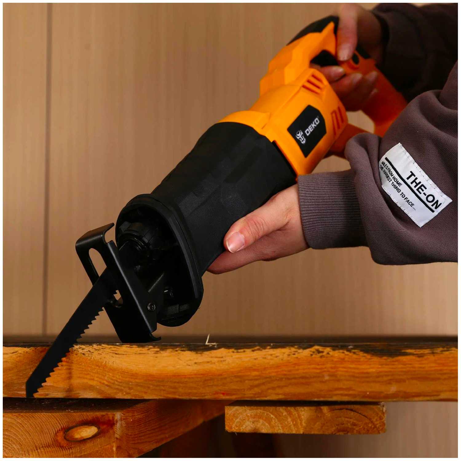 Пила DEKO DKRS1000 (063-4194) фотография 3