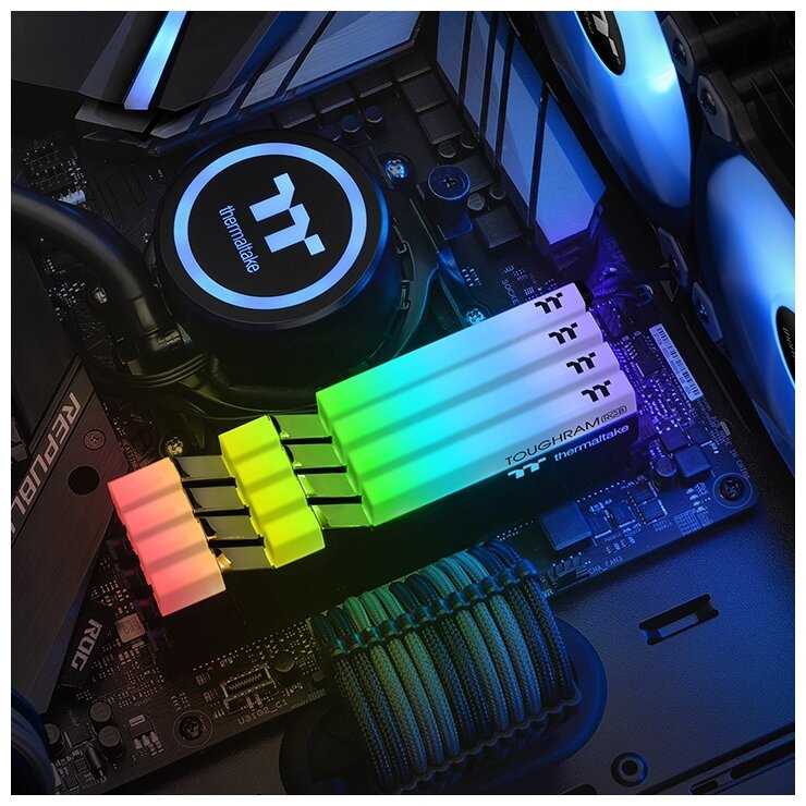 Оперативная память Thermaltake TOUGHRAM RGB (R009R432GX2-3200C16A) фотография 4