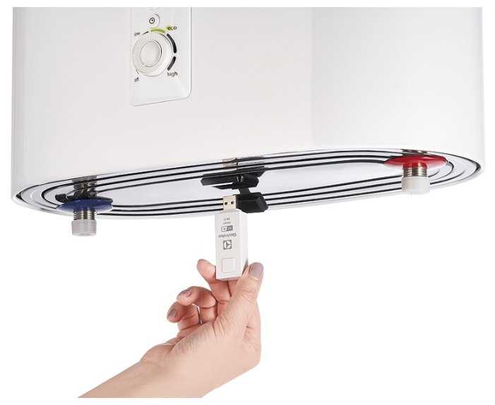 Накопительный электрический водонагреватель Electrolux EWH 30 Centurio IQ 2.0 фотография 2