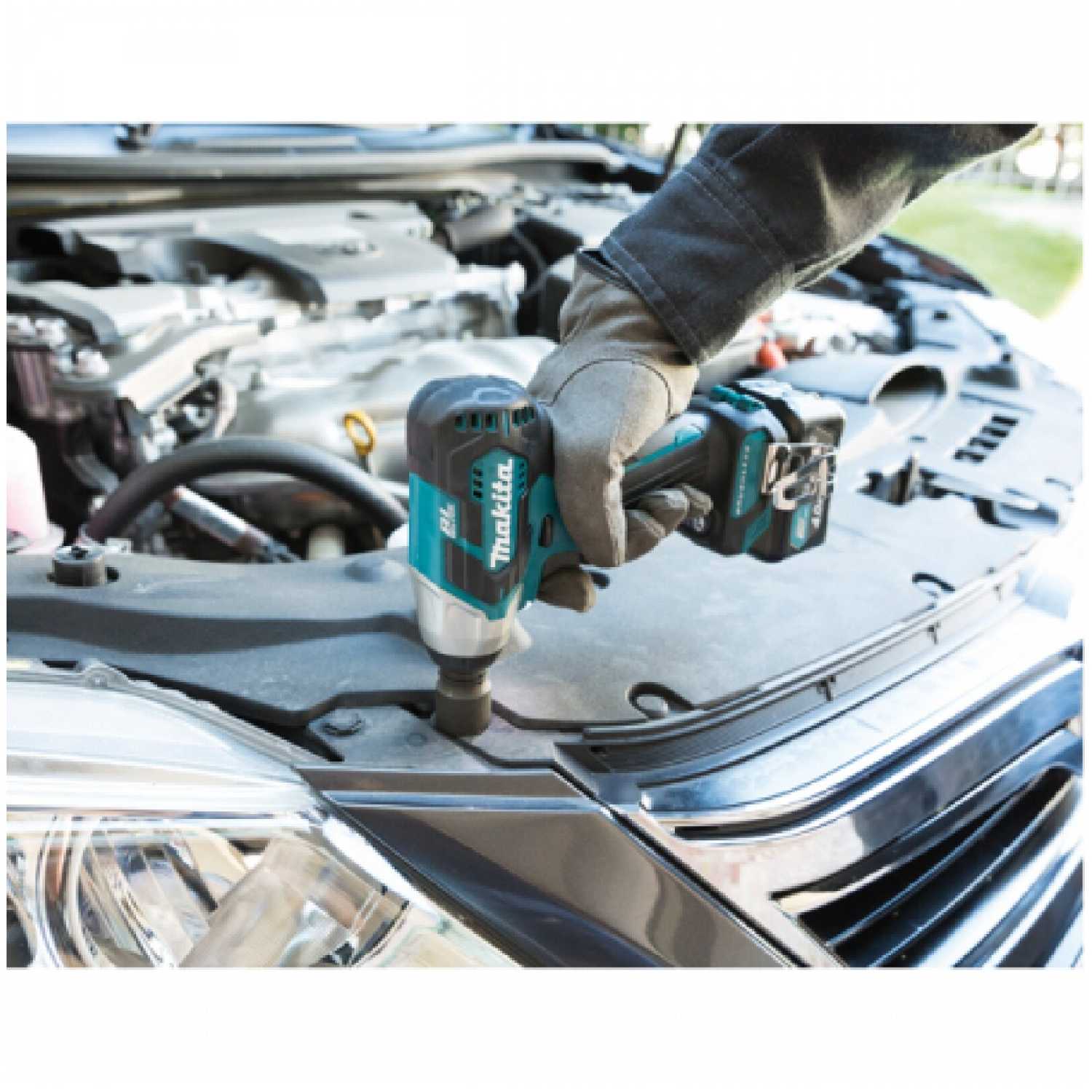 Аккумуляторный ударный гайковерт Makita TW160DWAE фотография 3