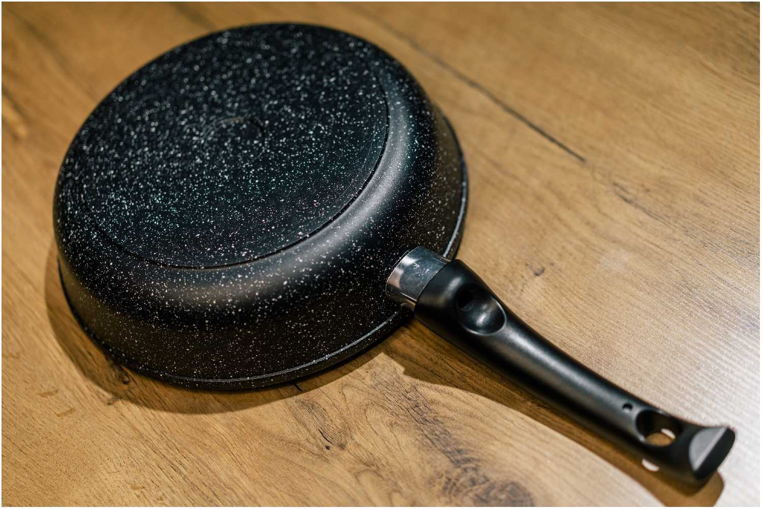 Сковорода 28 см глубокая, индукционная, литой алюминий PanMaster с фиксированной ручкой фотография 1