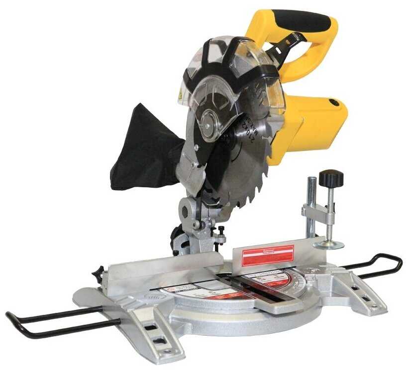 Торцовочная сетевая пила КАЛИБР ПТЭ-1400/210М фотография 1