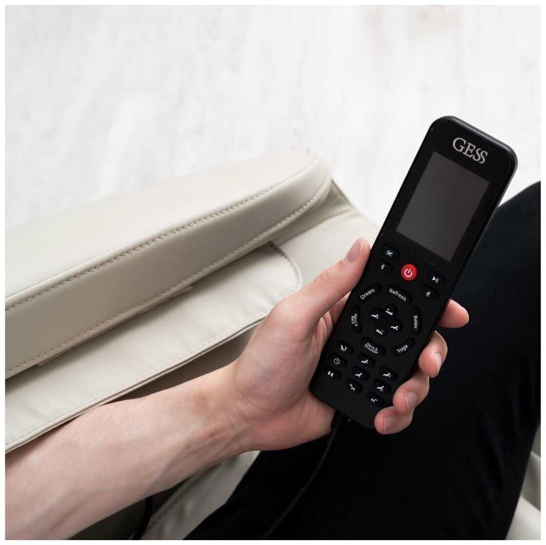 Массажное кресло GESS Optimus Pro бежевое, 6 автопрограмм, ручная настройка, Bluetooth и колонки фотография 6