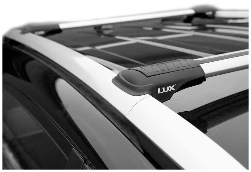 Багажник на рейлинги Subaru Forester 2013-2021 - Lux Hunter L54-R, серебристые дуги фотография 2