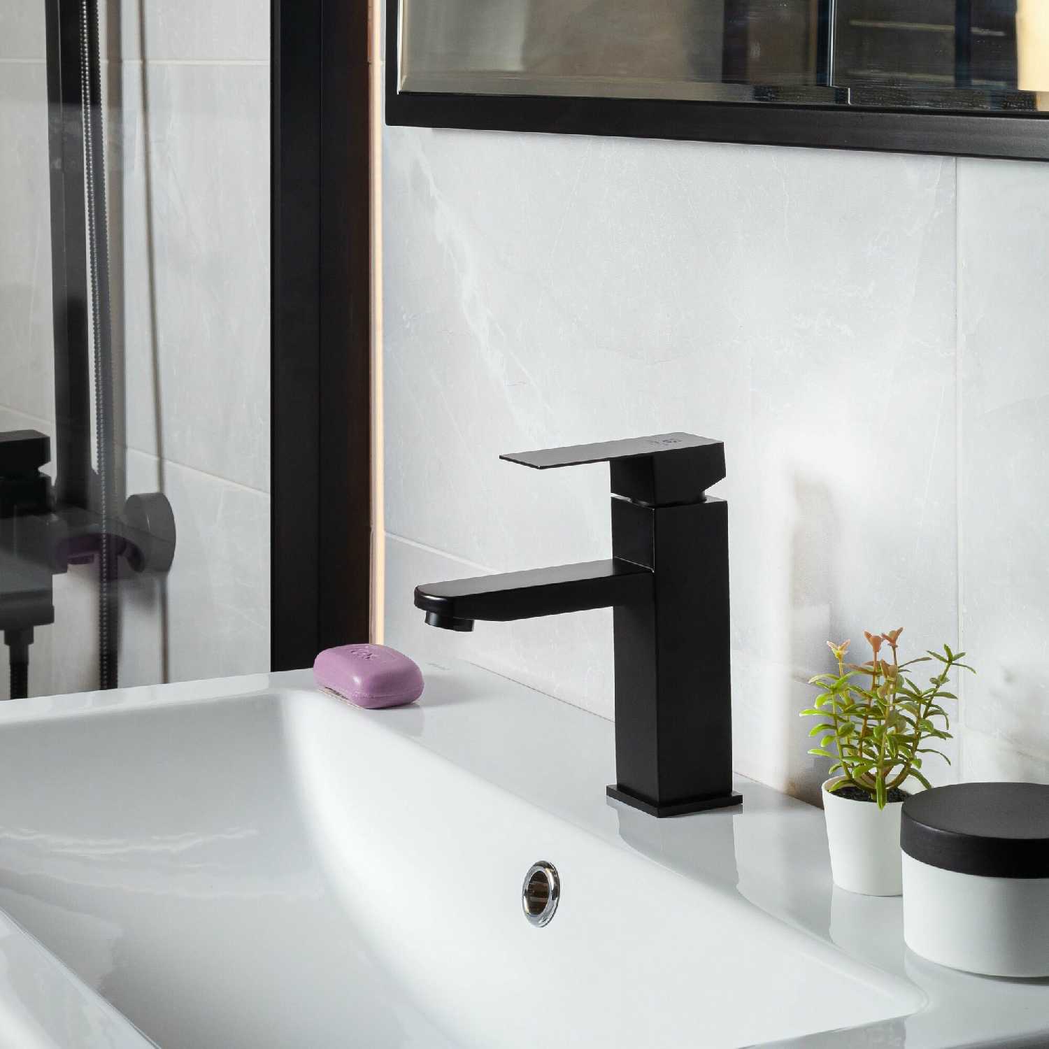 Смеситель для раковины BACH фотография 10