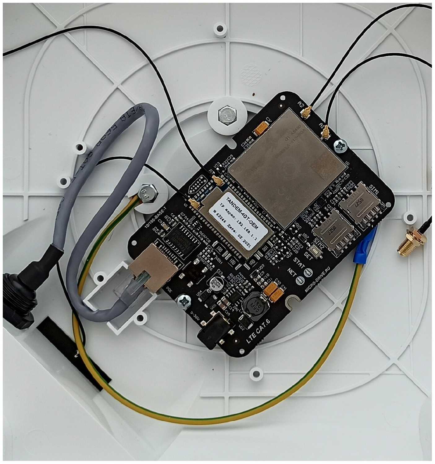 Всепогодный 3G/LTE-маршрутизатор MicroDrive NR-612, 2xSIM, LTE Cat.6, Wi-Fi 802.11n фотография 3