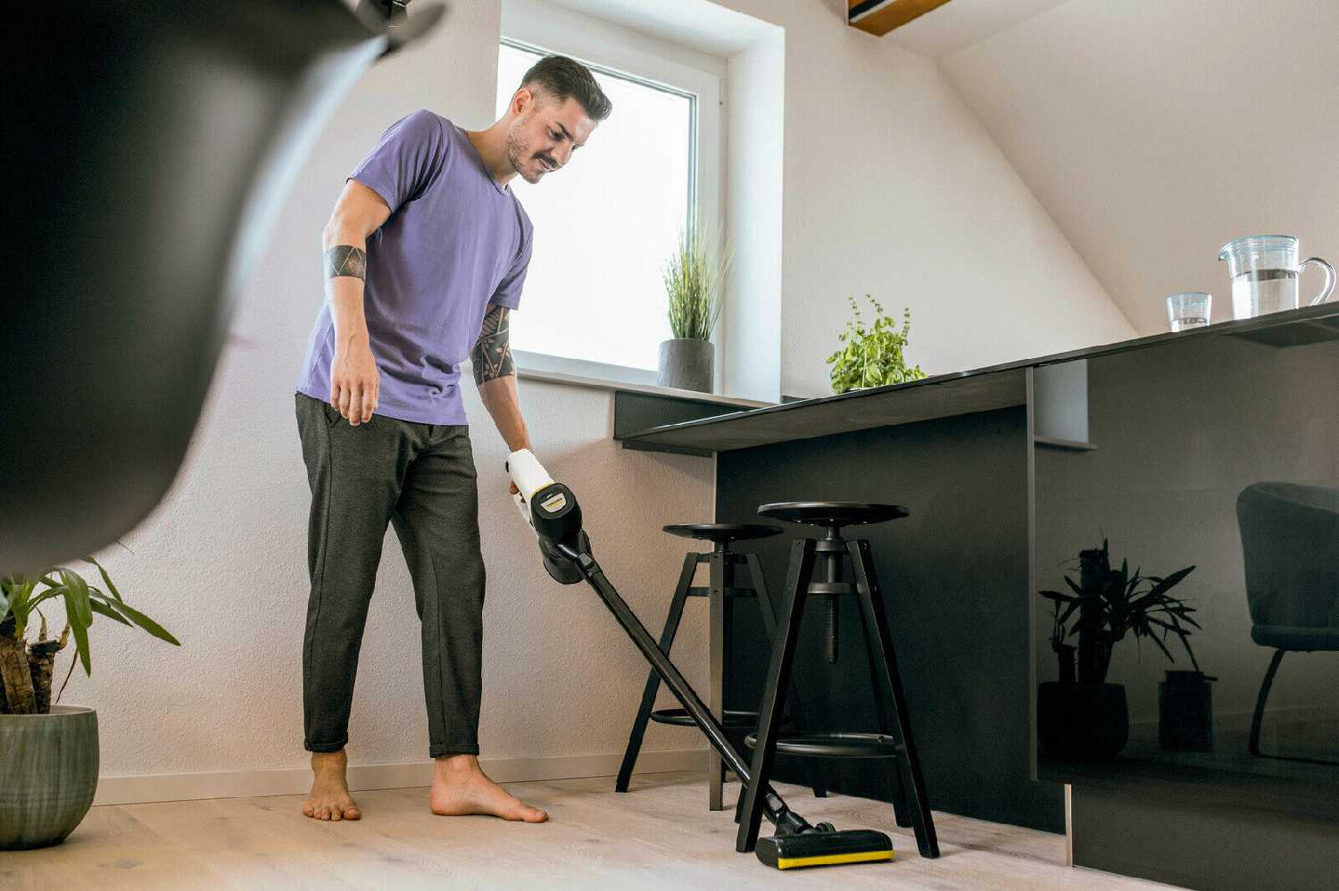 Пылесос вертикальный беспроводной Karcher VC 4 Cordless myHome Car (1.198-632.0) фотография 7