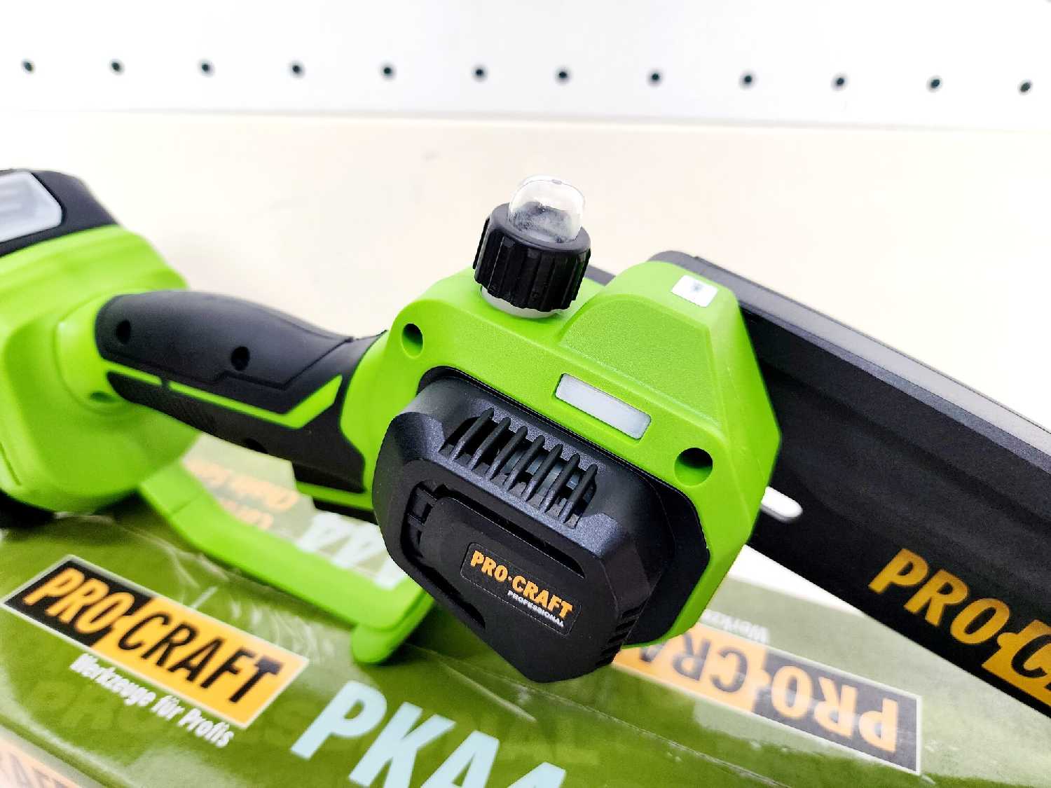 Аккумуляторная бесщеточная мини-пила сучкорез Procraft PKA44 фотография 3
