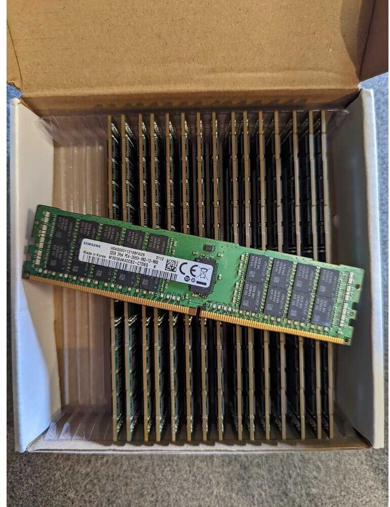 Оперативная память Samsung 32 ГБ DDR4 DIMM CL19 (M393A4K40CB2-CTD) фотография 10