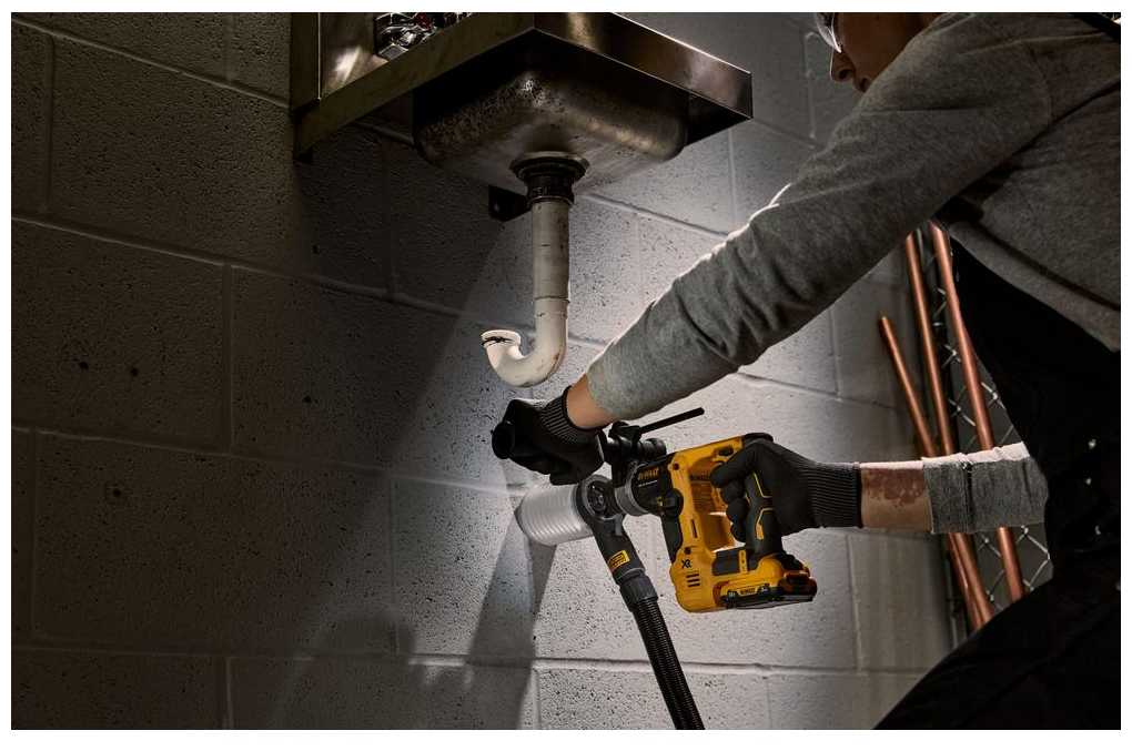 Перфоратор аккумуляторный DeWALT DCH072N, без аккумулятора фотография 3