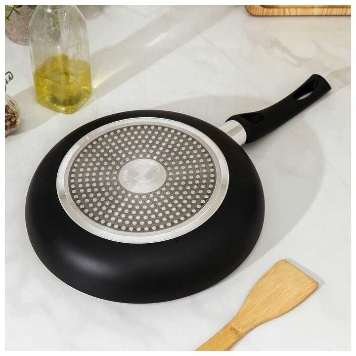 Доляна Сковорода Доляна Basic, d=26 см, пластиковая ручка, антипригарное покрытие, индукция, цвет чёрный фотография 1