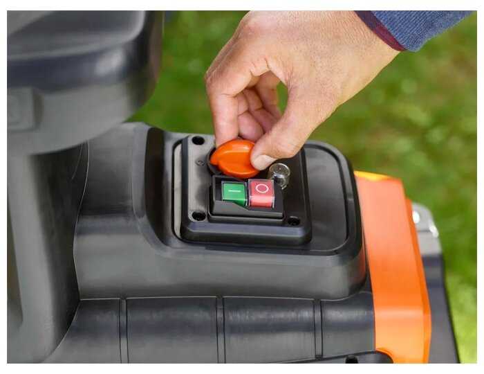 Измельчитель электрический BLACK+DECKER BEGAS 5800-QS 2.8 кВт фотография 2