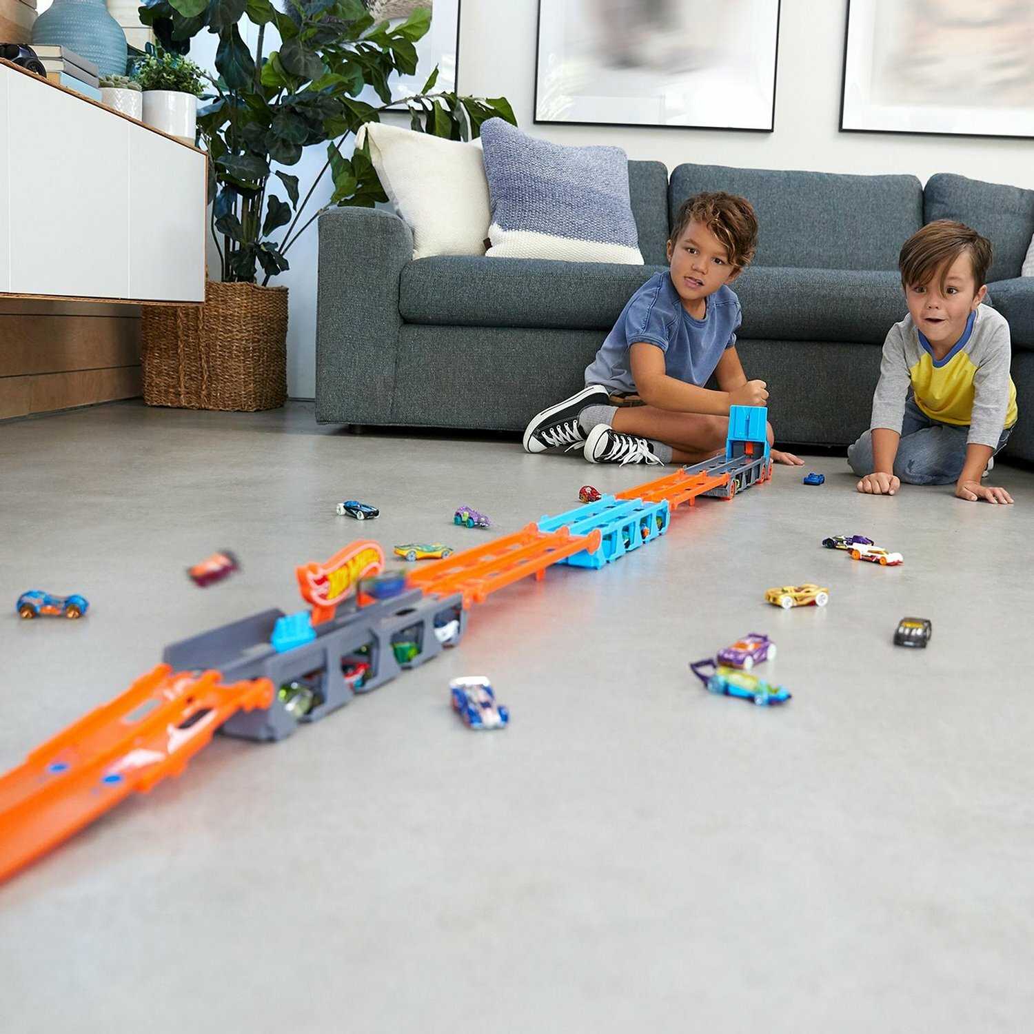 Трек Hot Wheels Сити Грузовик-автотрек (GVG37) фотография 12