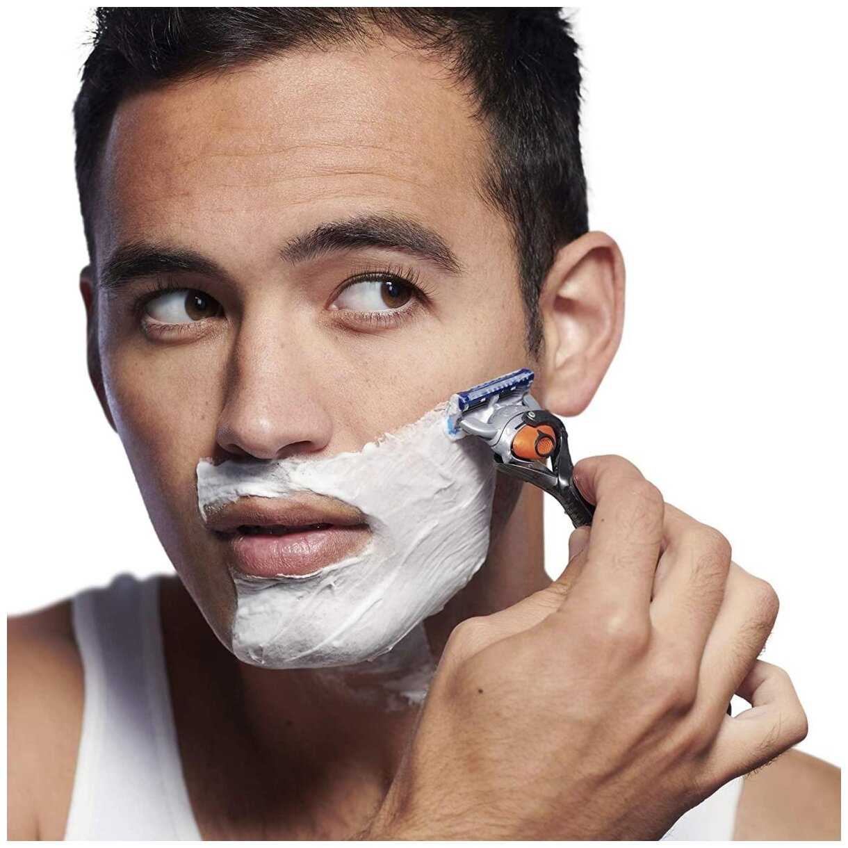 Набор Gillette Gillette Fusion5 ProGlide, 3 кассеты, с 5 лезвиями, с углеродным покрытием, с технологией FlexBall, с триммером фотография 3