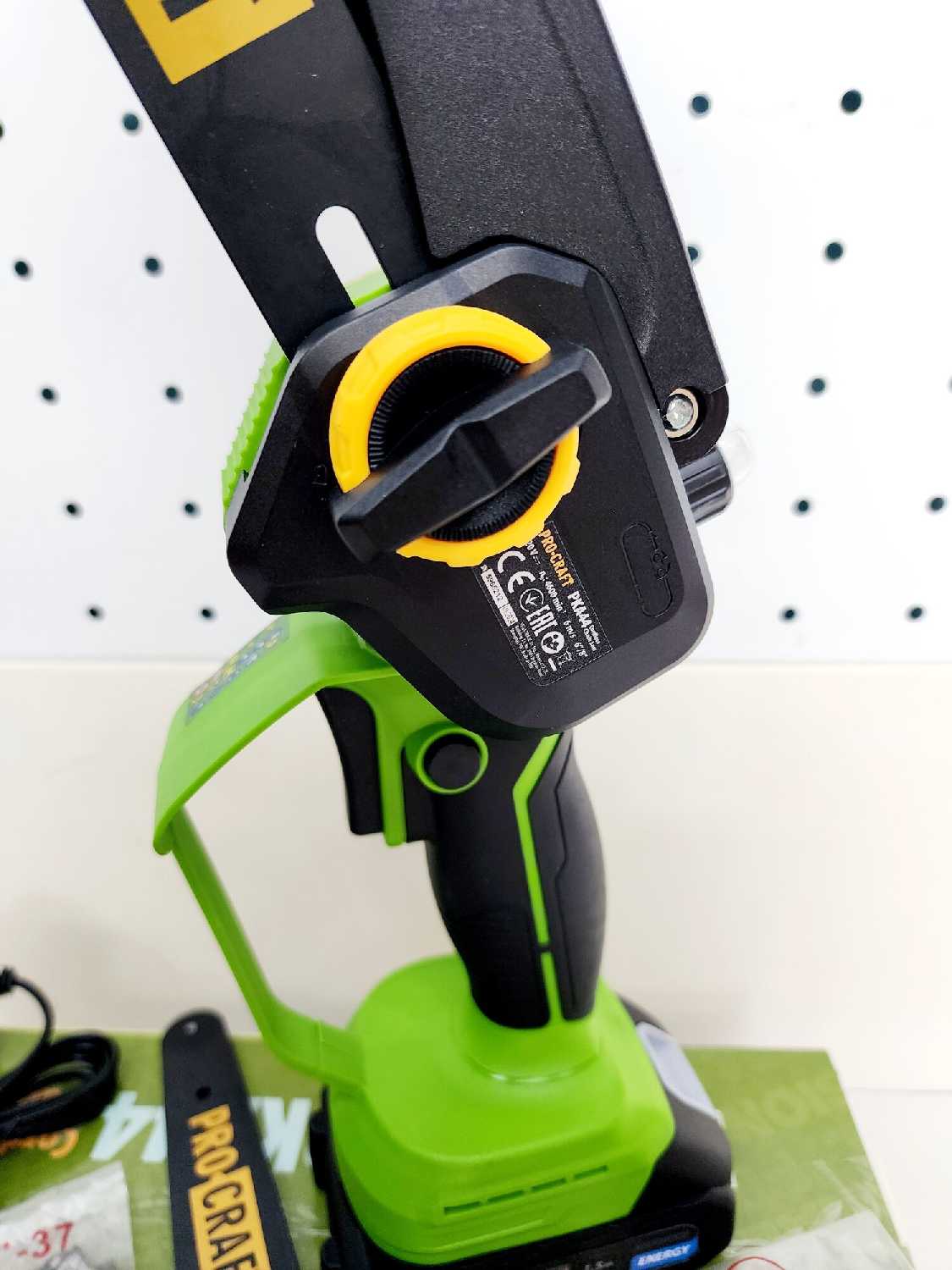 Аккумуляторная бесщеточная мини-пила сучкорез Procraft PKA44 фотография 1