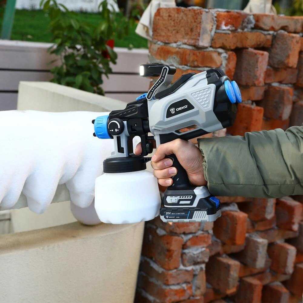 Краскопульт аккумуляторный Deko SGD20 PRO [20 В, 1200 мл, 2×3.0 Ач] фотография 5