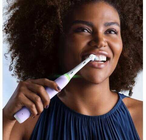 Электрическая зубная щетка Oral-B iO Series 4 (EFLS412) фотография 9
